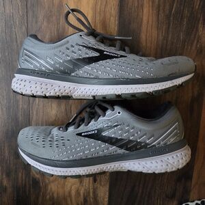 Brooks Gray Women's Athletic Shoes